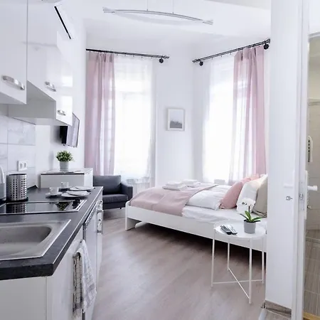 At Fantastic Location With Ac Appartement *