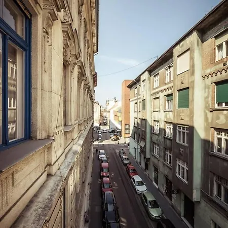 At Fantastic Location With Ac Apartment Budapest